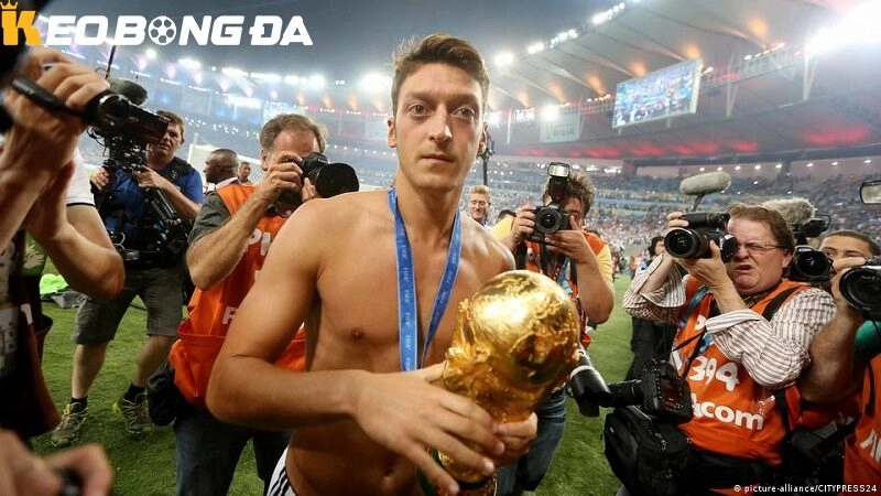Tại World Cup 2014, Özil là nhân tố chủ chốt giúp Đức vô địch